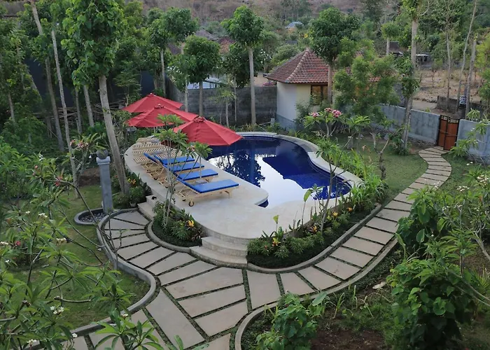 Jaya Hotel *
